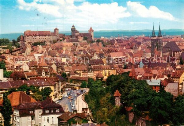 Nuernberg Stadtpanorama mit Schloss