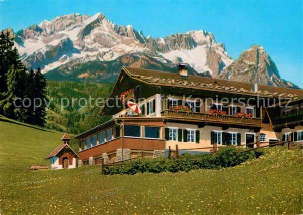Garmisch-Partenkirchen Gschwandtnerbauer Berggasthof gegen Zug