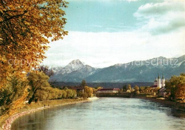 Villach Kaernten mit Kreuzkirche und Karawanken