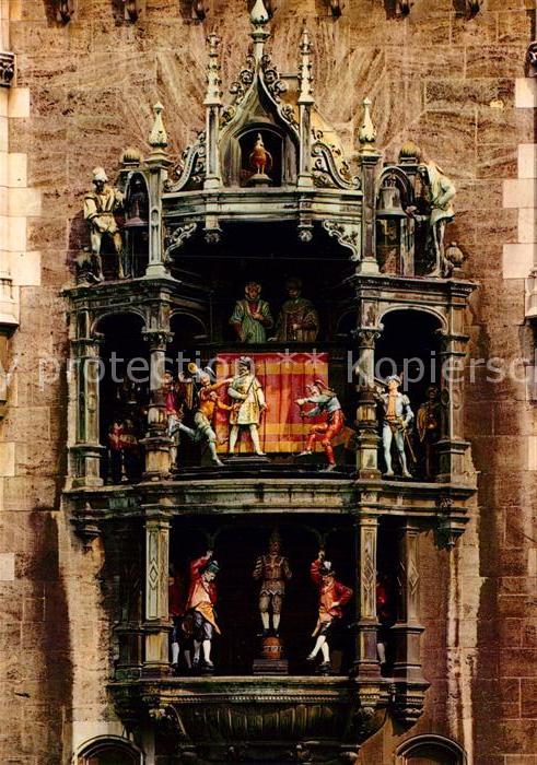 Muenchen Glockenspiel im Rathausturm Schäfflerta