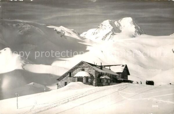Innsbruck Berghaus in den Alpen Winterpanorama