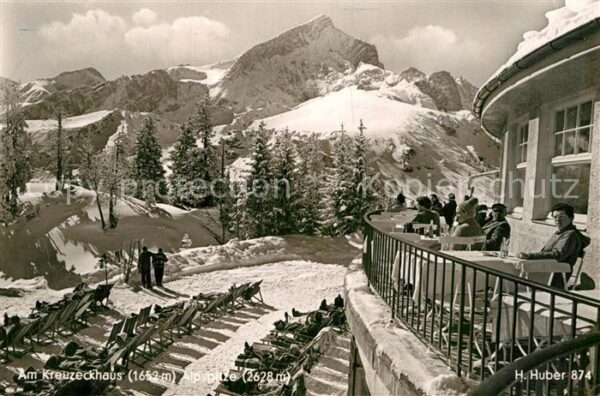 Kreuzeckhaus Bergrestaurant Terrasse mit Alpspitze H