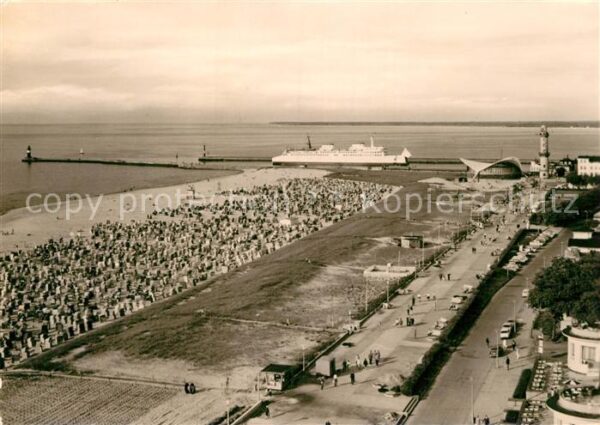 Warnemuende Ostseebad Blick vom 19. Stock des Hotels Neptun P