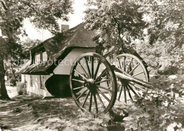 Goehren Ruegen Heimatmuseum Wagenrad