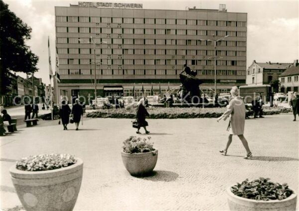 Schwerin Mecklenburg Hotel Stadt Schwerin Brunnen