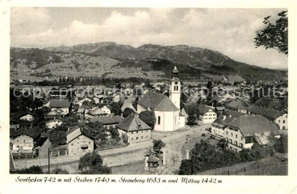 Sonthofen Oberallgaeu Ortsansicht mit Kirche mit Stuiben Stei