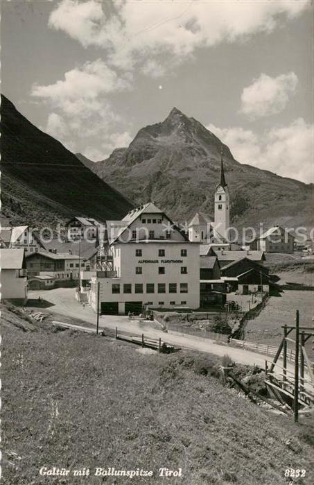 Galtuer Tirol Ortsansicht mit Kirche Ballunspitze Alp