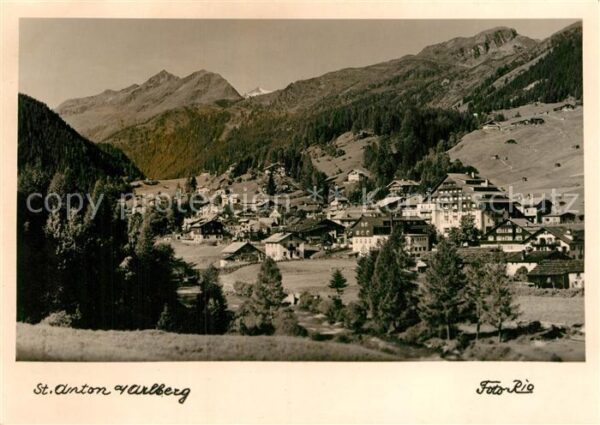 St Anton Arlberg Teilansicht Wintersportplatz im Sommer