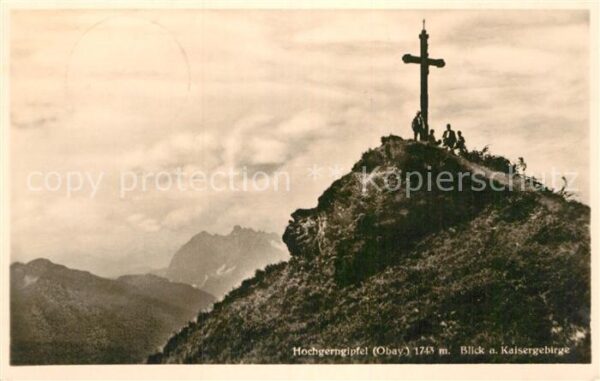 Unterwoessen Hochgerngipfel Gipfelkreuz Blick aufs K