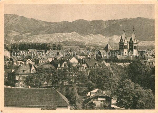 Offenburg Stadtbild mit Kirche Blick zum Schwarzw