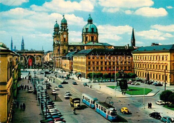 Strassenbahn München Odeonsplatz Theatinerkirche