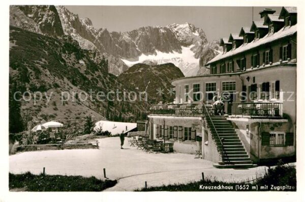 Kreuzeckhaus mit Zugspitze