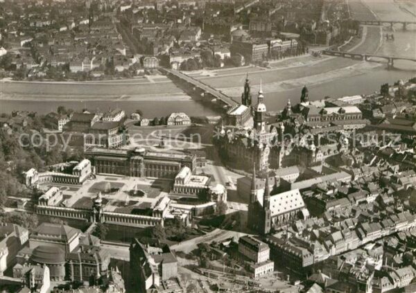 Dresden Altstadt mit Zwinger und Theaterplatz F