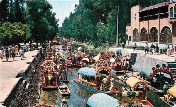 Xochimilco Trajineras decoradas con flores pasean