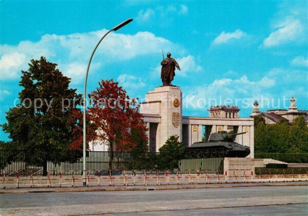 Berlin Sowjetisches Ehrenmal Denkmal Statue