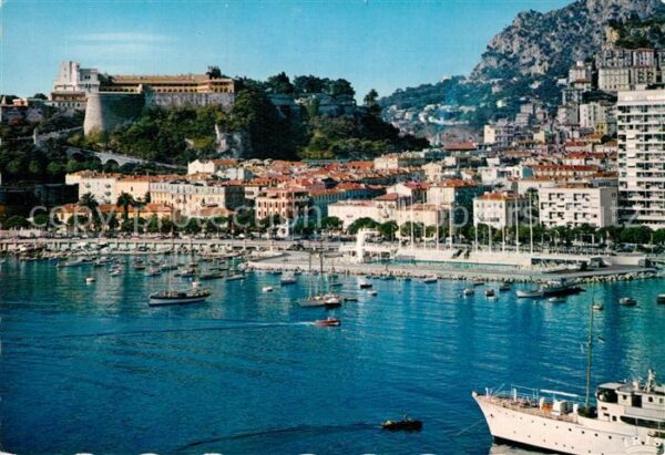 Monaco Dominant le Port et la Piscine Rainier