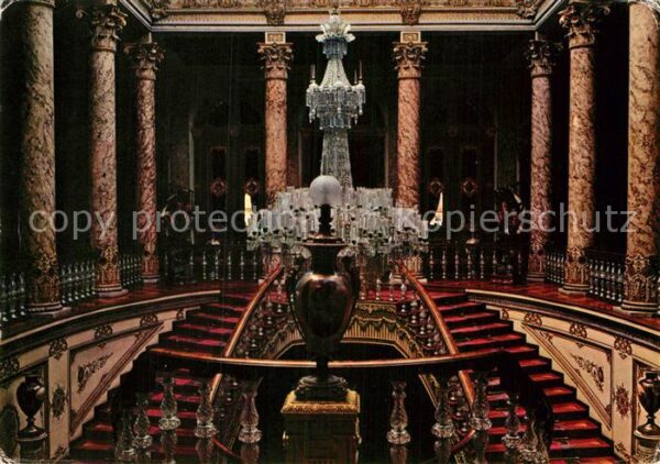Istanbul Constantinopel Dolmabahce Sarayinin mermer merdivenier