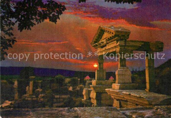Efes Sunset on the ruins Trajans fountain