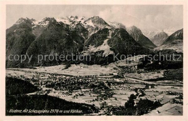 Bludenz Vorarlberg Fliegeraufnahme mit Schesaplana und Rät