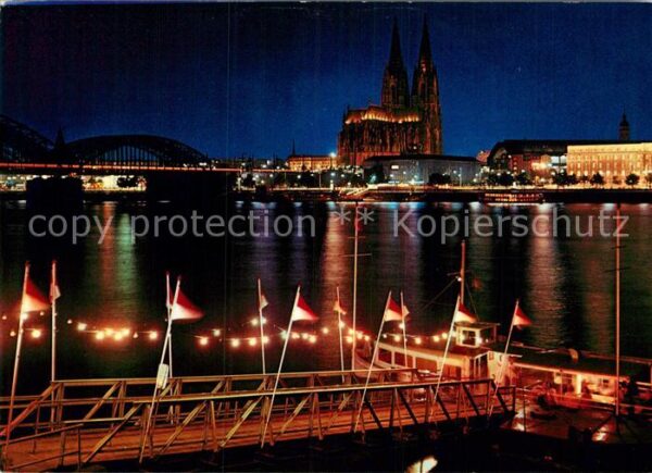 Koeln Rhein Rheinufer Dom Hohenzollernbrücke