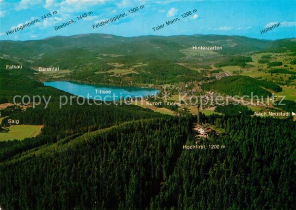 Titisee mit Blick über Hochfirst und Feldbergge