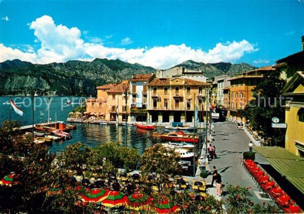 Malcesine Lago di Garda Hafenpartie Promenade