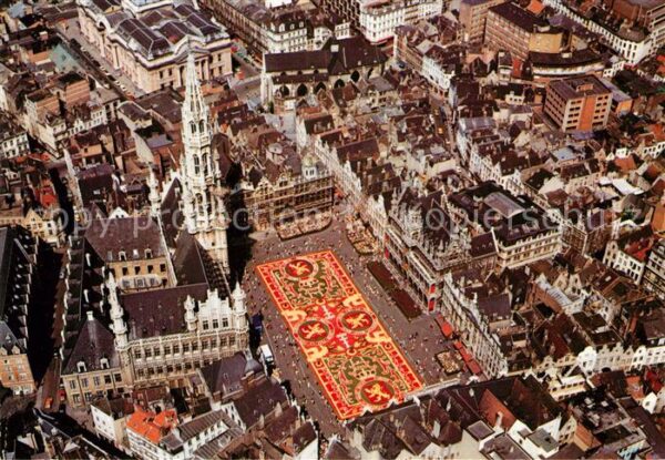 Bruessel Bruxelles Fliegeraufnahme Marktplatz Blumenteppic