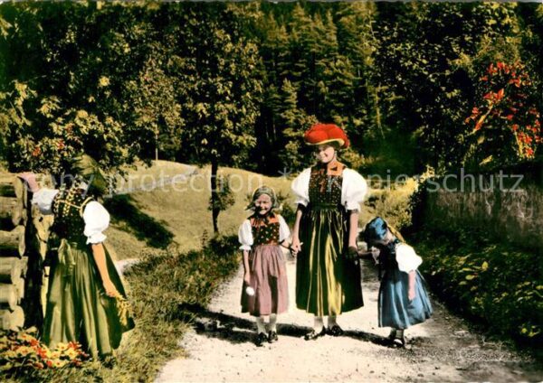 Trachten Schwarzwald Gutach Bollenhut