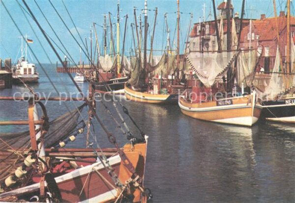 Boote Fischkutter Neuharlingersiel Hafen