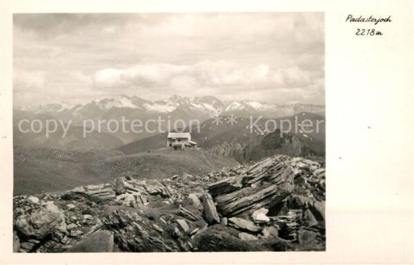 Padasterjoch Naturfreundehaus mit Zillertaler Alpen