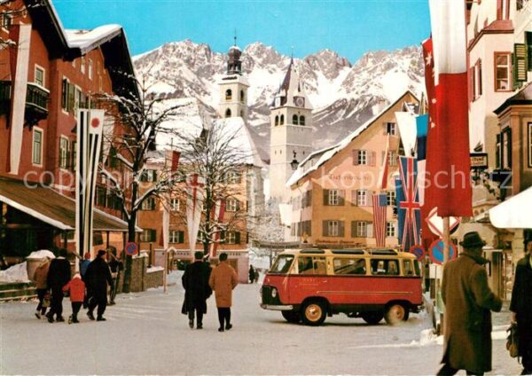 Kitzbuehel Tirol Strassenpartie und Wilder Kaiser