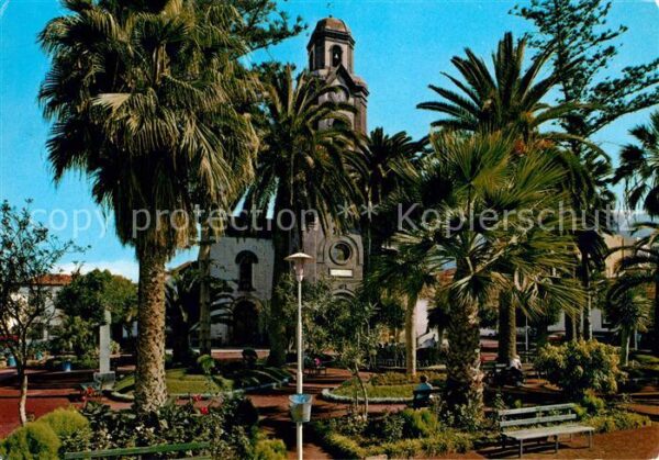 Puerto de la Cruz Plaza Pena de Francia y la Iglesia
