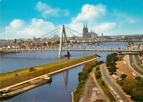 Koeln Rhein Severinsbrücke mit Dom