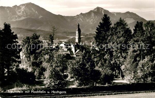 Traunstein Oberbayern mit Hochfelln und Hochgern