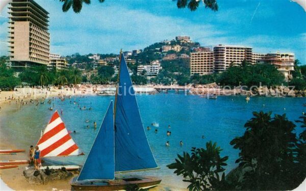 Acapulco Panorama de la Playa de Caletilla