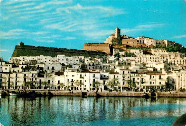 Ibiza Islas Baleares Detalle de la ciudad antigua desde el p