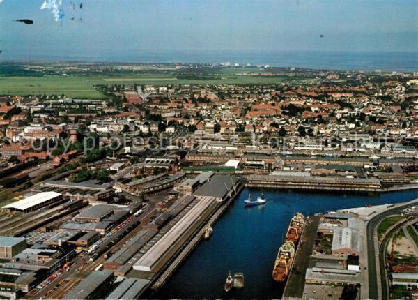 Cuxhaven Nordseebad Neuer Fischereihafen mit Stadtblick Fli