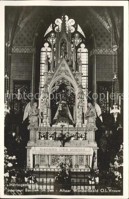 S-Hertogenbosch Interieuer Basiliek St Jan Altaar Wonde