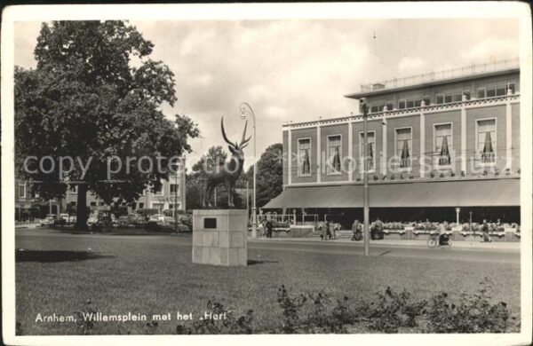 Arnhem Willemsplein met het Hert van Pompon Hi