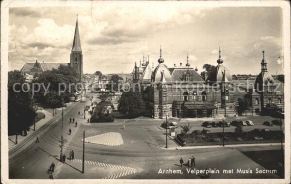 Arnhem Velperplein met Musis Sacrum