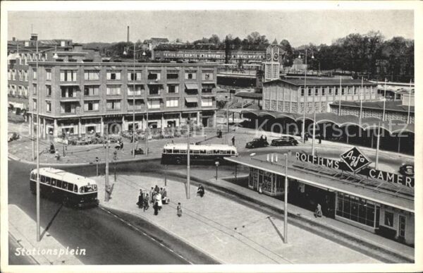 Arnhem Stationsplein Bahnhofsplatz