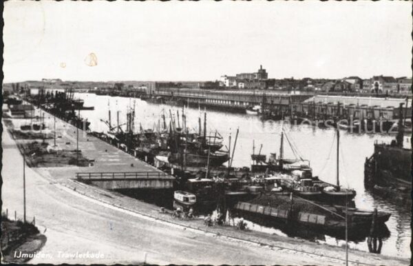 Ijmuiden Trawlerkade Schiffe