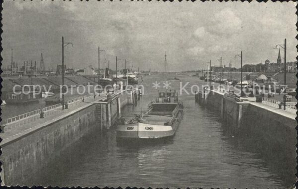 Ijmuiden Zuidersluis Schleuse Frachtkahn