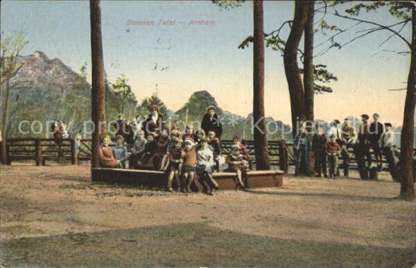 Arnhem Steenen Tafel Gruppenbild