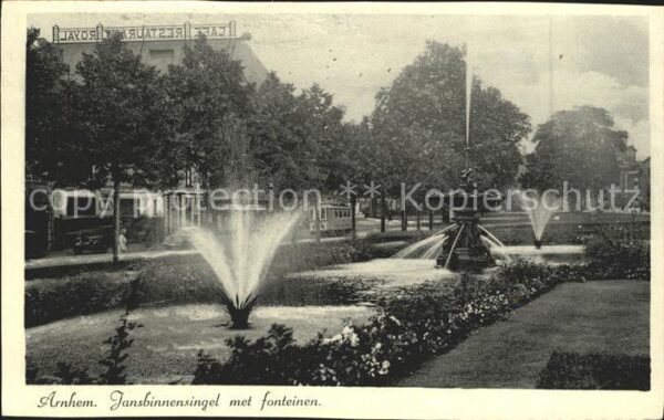 Arnhem Jansbinnensingel met fonteinen Wassersp