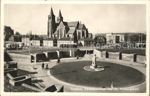 Arnhem Verkeerscircuit met St Walburgskerk Den