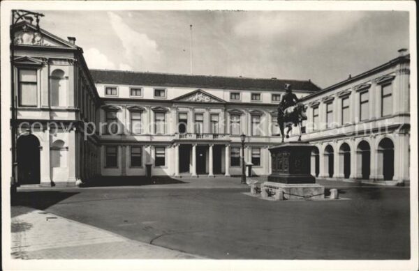 Den Haag Paleis Noordeinde Denkmal