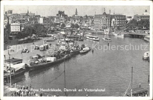 Amsterdam Niederlande Prins Hendrikkade Damrak en Victoriahot