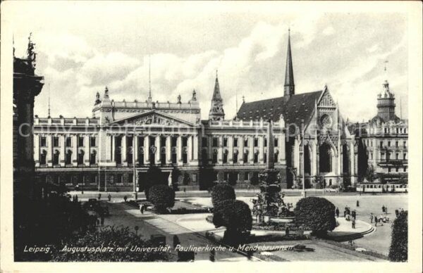 Leipzig Augustusplatz mit Universität