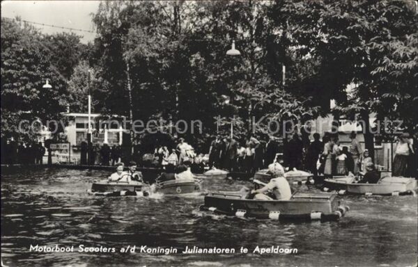Apeldoorn Motorboot Scooter Koningin Julianatoren